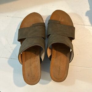 Adrienne Vittadini Tilly wedge pump 8.5, gently used, Taupe